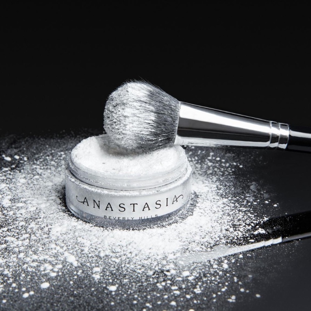 New in box - mini Anastasia translucent loose setting powder